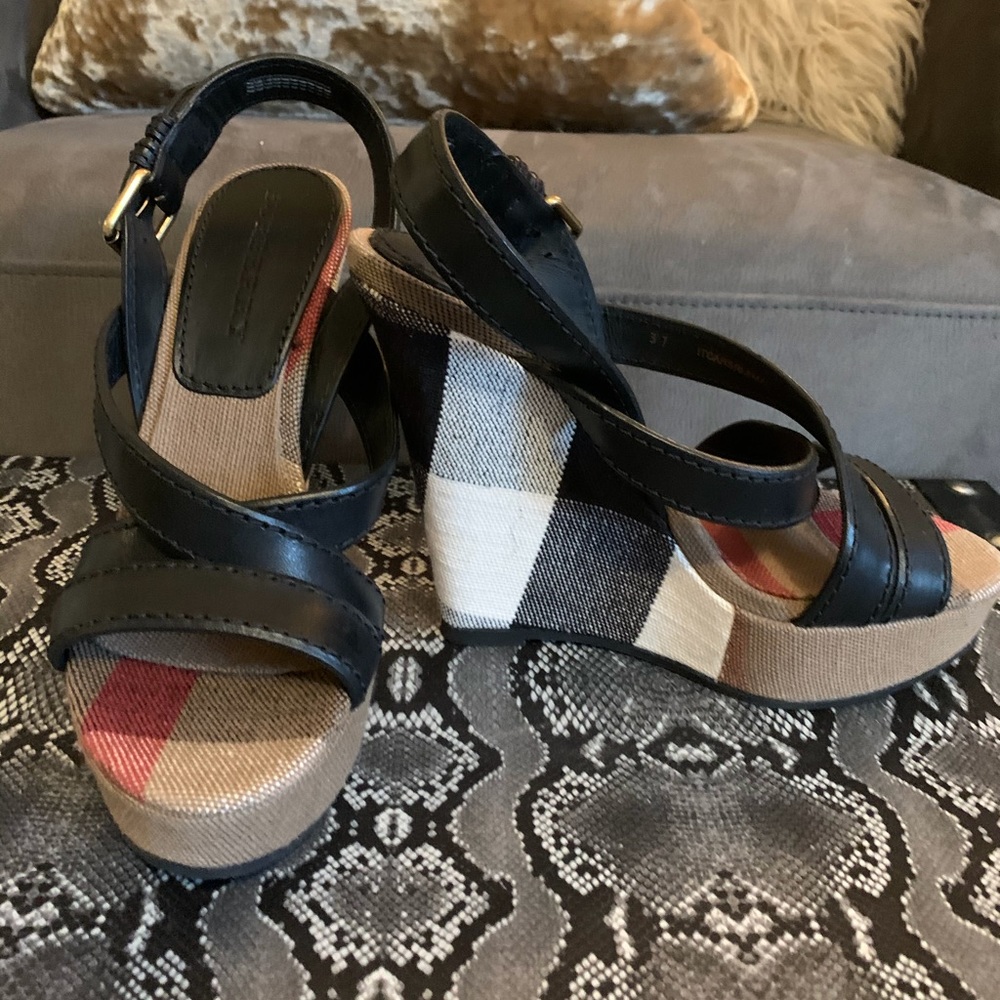 Burberry Signature Check Wedge